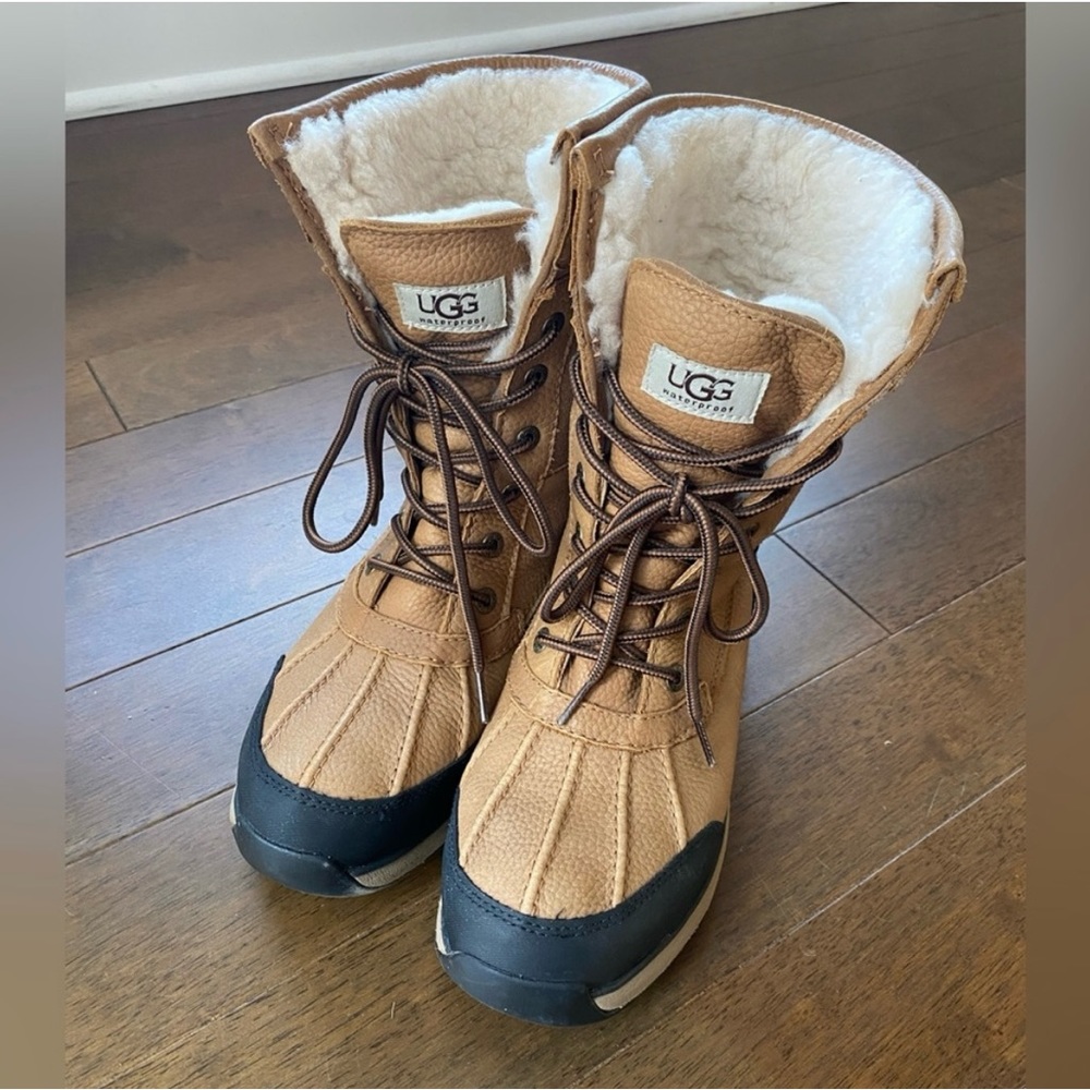 Ugg Adirondack US Women’s 8.5 shearling snow boot chestnut